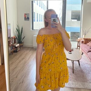 Sunshine yellow mini dress 💛🌻🍋☀️